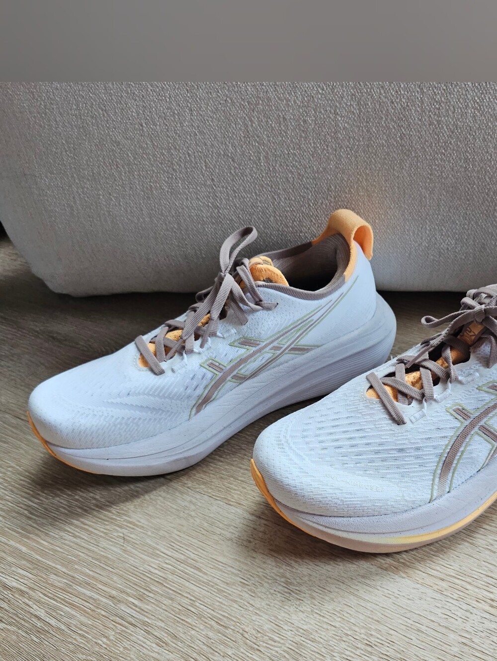 ASICS Gel-Nimbus 27 - White/Fawn - Picture 2 of 6